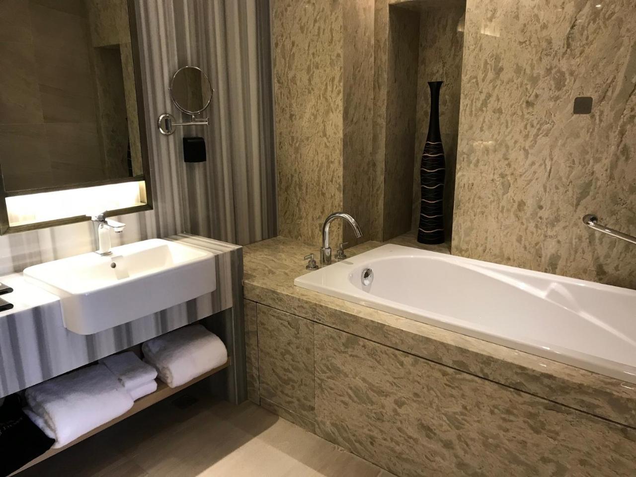 Mercure Chengdu Huapaifang Экстерьер фото